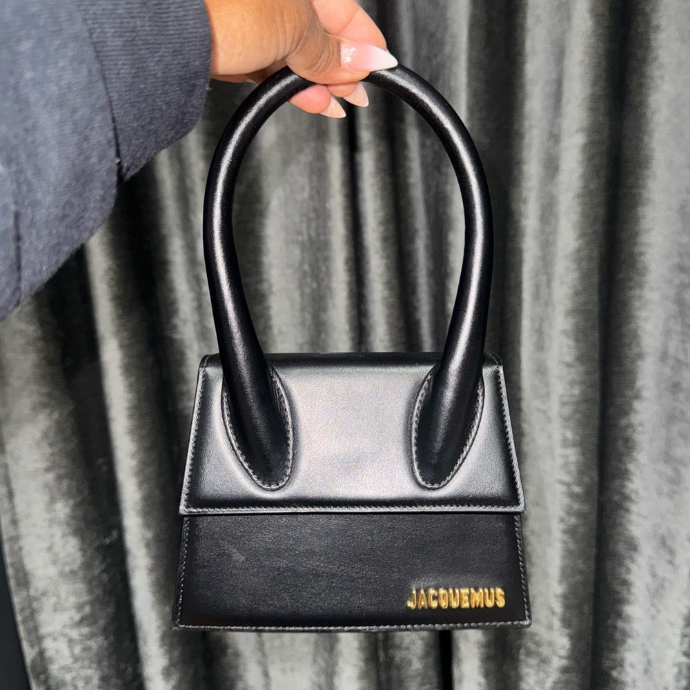Jacquemus
Le Chiquito Moyen Top-Handle Bag